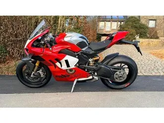 ② ducati panigale v4 r 2023