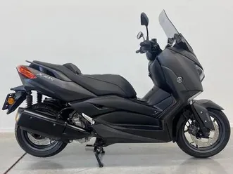 ② yamaha x-max 300