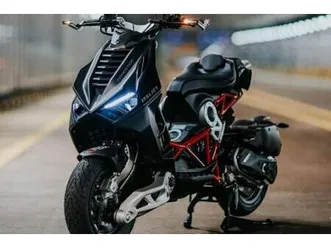 italjet dragster 125 cc naked sports automatic scooter was £4999 now £3499