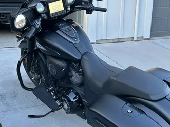 2022 chieftain dark horse