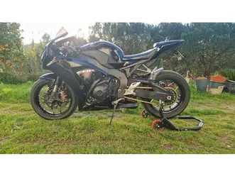 honda cbr 1000rr 2014 a dos negros