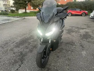 yamaha xmax 125 como nova