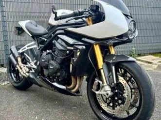 triumph speed triple 1200 rr