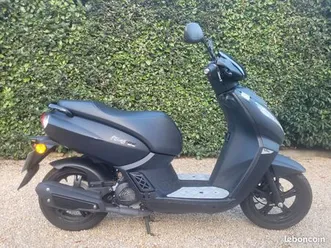scooter peugeot kisbee