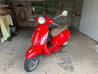 vespa primavera 50 - excellent état
