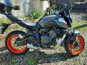 vend moto mt07 rouge