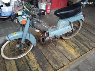 mobylette av 88 bleue