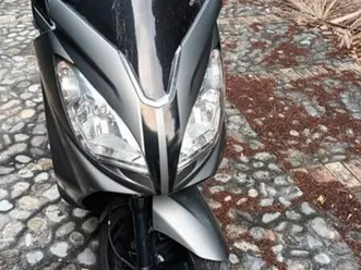 vendr scooter satelis 125 rs