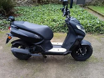 vend peugeot streetzone