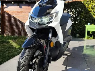 sym jet4 rx 50 etat neuf