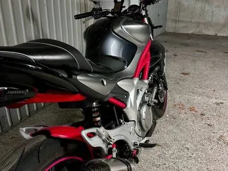 suzuki gladius sfv650u 2011 bridée