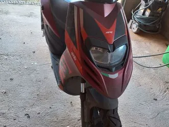 aprilia sr