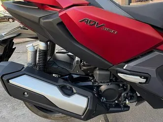 honda adv 350 de 2023 2400 km neuf