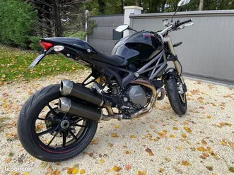 ducati monster 1100 evo