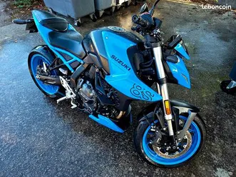 moto : suzuki gsx-8s - gsx8s – bridée a2 - etat neuf - 2 700 km
