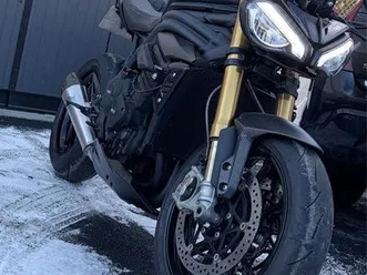 triumph speed triple 1200 rs