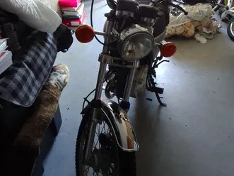 moto 125 suzuki - mono cylindre - 1999 - 11 827 km