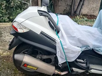 piaggio mp3 400