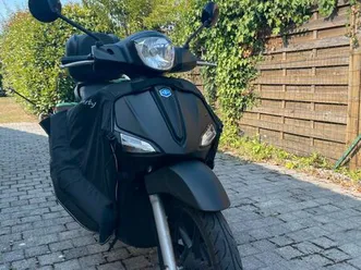 scooter piaggio liberty 50s – 2023 – 12 000 km – noir