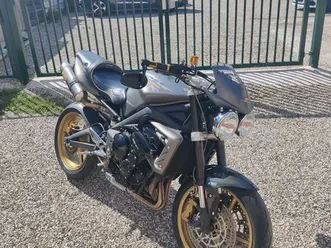 triumph street triple 675 r