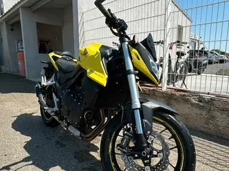 honda hornet 750 2024 full et optionnée