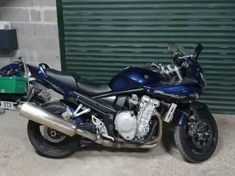 moto suzuki bandit 1250s