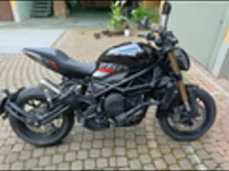 benelli 752s nero pari al nuovo