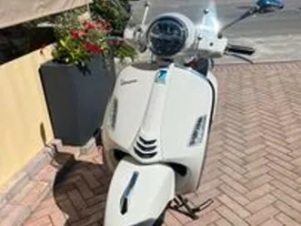vespa 300 gts super 2024