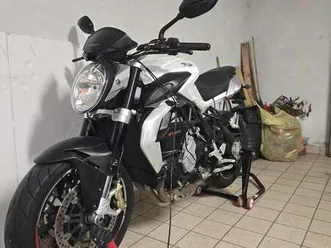 mv agusta brutale 675 bianco