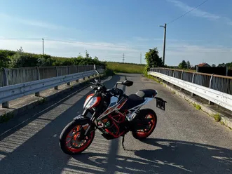 ktm duke 390