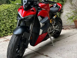 ducati streetfighter v2