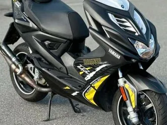 2-yamaha-aerox-r-nitro-naked-classe-a