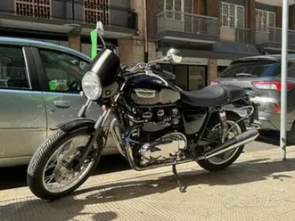 triumph thruxton 900