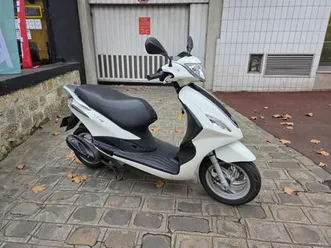 piaggio fly 50 2017 50 cm3 | scooter | 13 090 km | blanc | 92130 issy les moulineaux