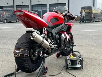 ② yamaha r6 2005 circuit motor