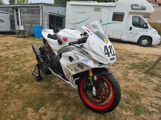 aprilia rs 660 année 2023 piste