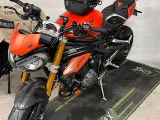 triumph speed triple 1200 rs