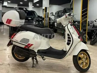 vespa gts.