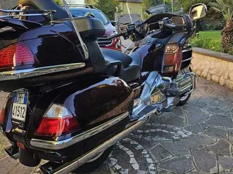 honda gold wing rosso