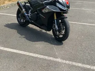 aprilia rsv4