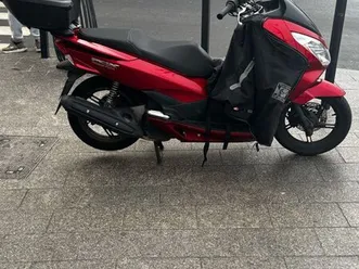 je vends un scooter honda pcx 125,