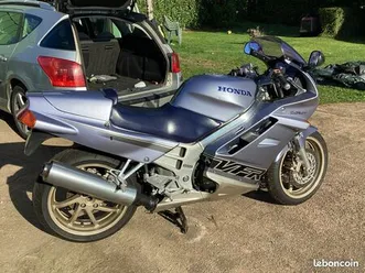 échange vend vfr 750 rc 36