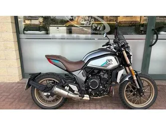 vendo cfmoto 700cl-x heritage (2021 - 26) usata a gavi (codice 9852533) - moto.it