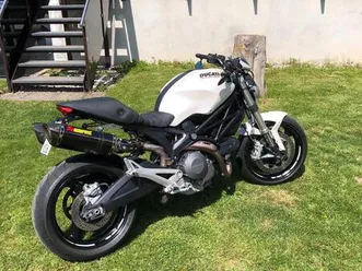 ducati monster 696