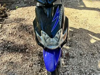 vendo scooter yamaha maceira