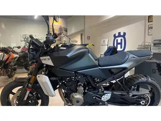 vendo husqvarna svartpilen 801 (2024 - 26) nuova a genova (codice 9513405) - moto.it