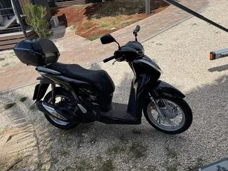 honda sh 150i, pearl black ez 03/23; 1.365km; 1. hand