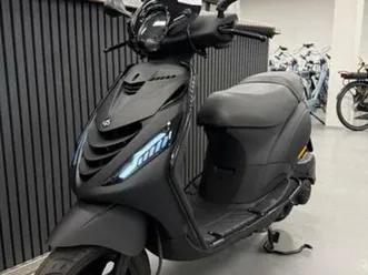 piaggio zip brom sp mat zwart e5 45km bj 2023 full option — scooters | piaggio — marktplaats