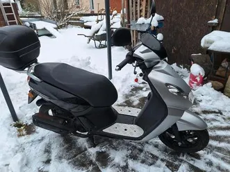 wirklich-sehr-schoener-peugeot-roller-50-ccm-mit-versicherung