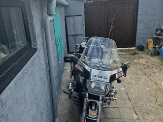 ② ancêtre goldwing 1200 aspencade